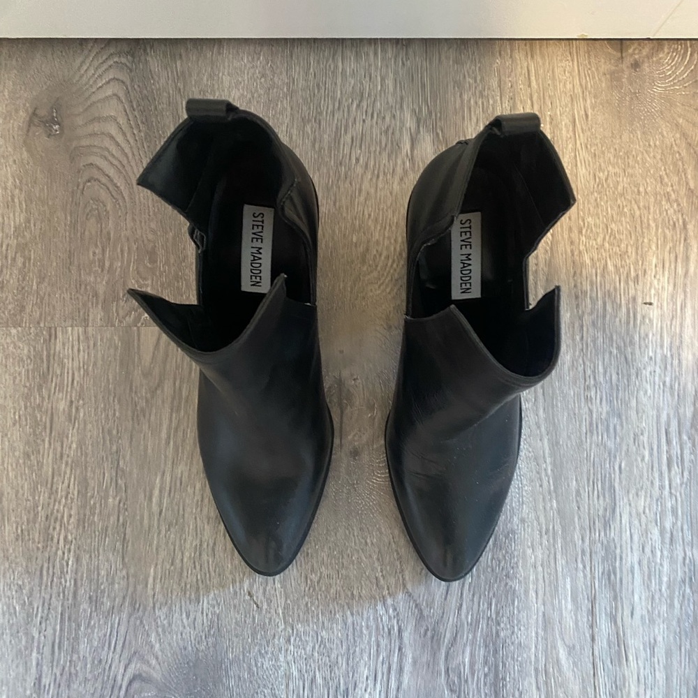 STEVE MADDEN- Black leather cutout Ankle Boots - Picture 3 of 7